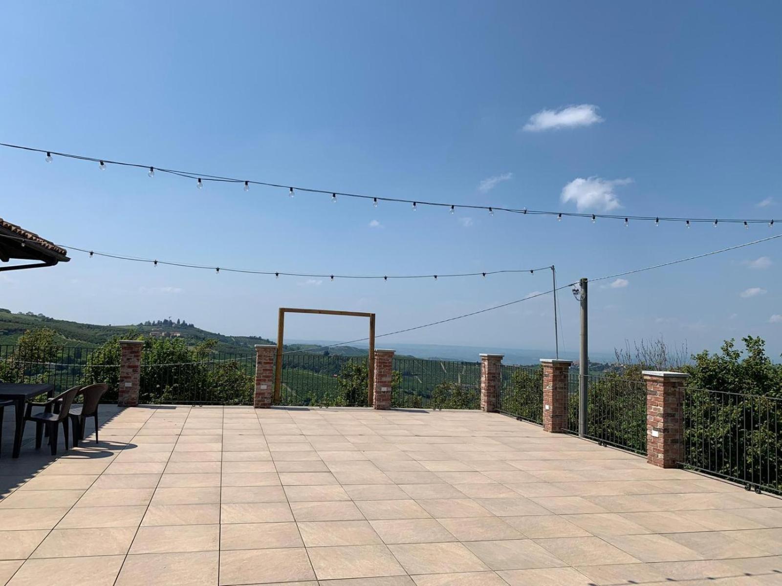 Agriturismo Cascina Anri Mango Εξωτερικό φωτογραφία